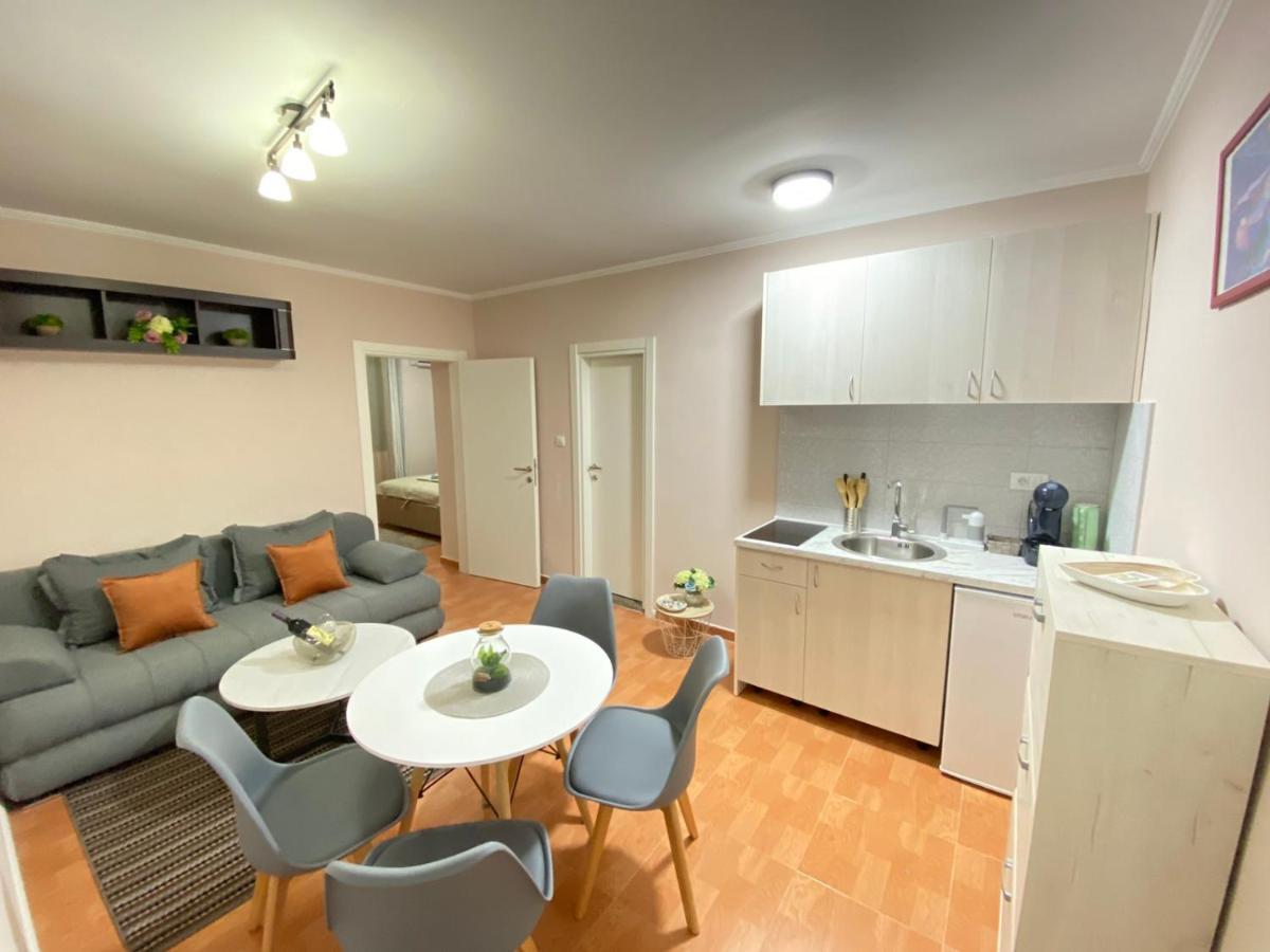Aquata Apartments Tivat Exterior photo