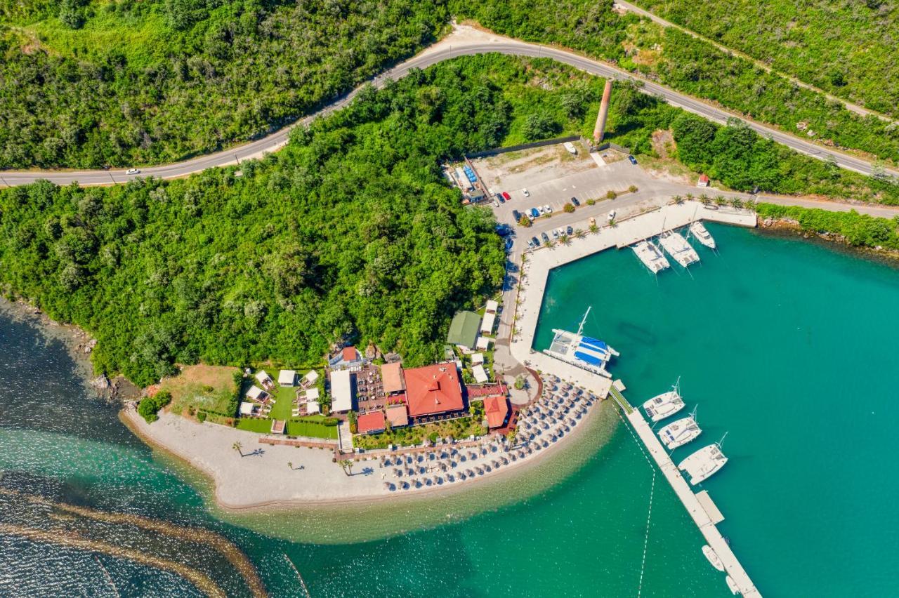 Aquata Apartments Tivat Exterior photo